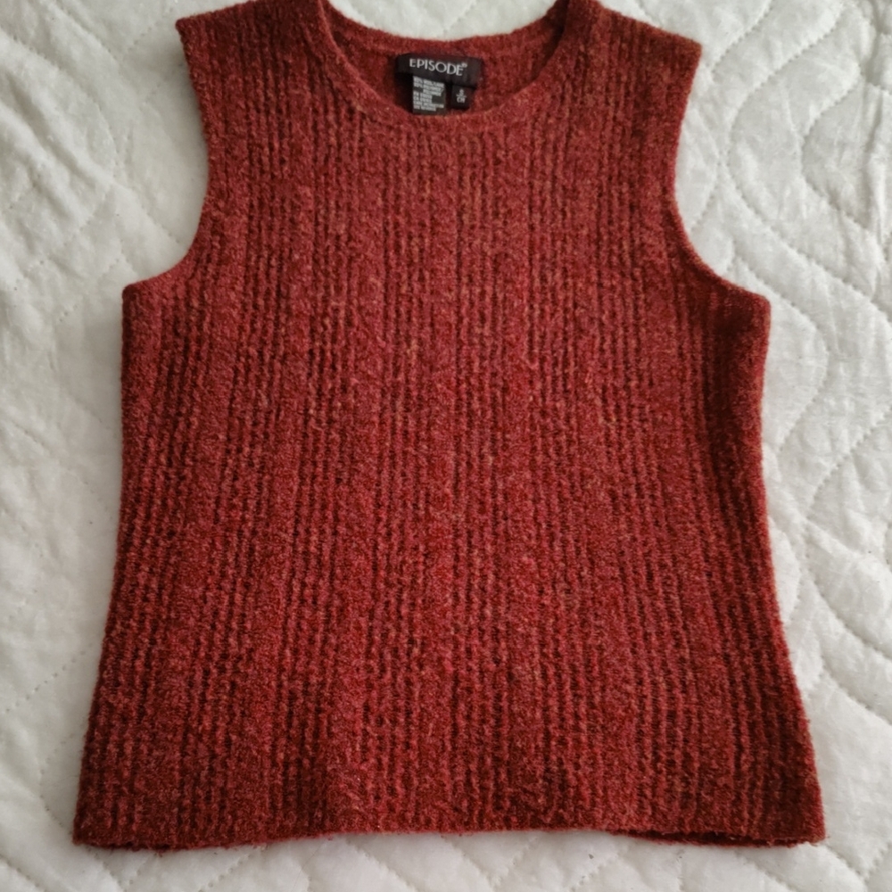 Episode Women's Red Sleeveless Top